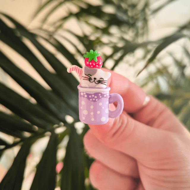 Mini pins - Chat bubbletea violet